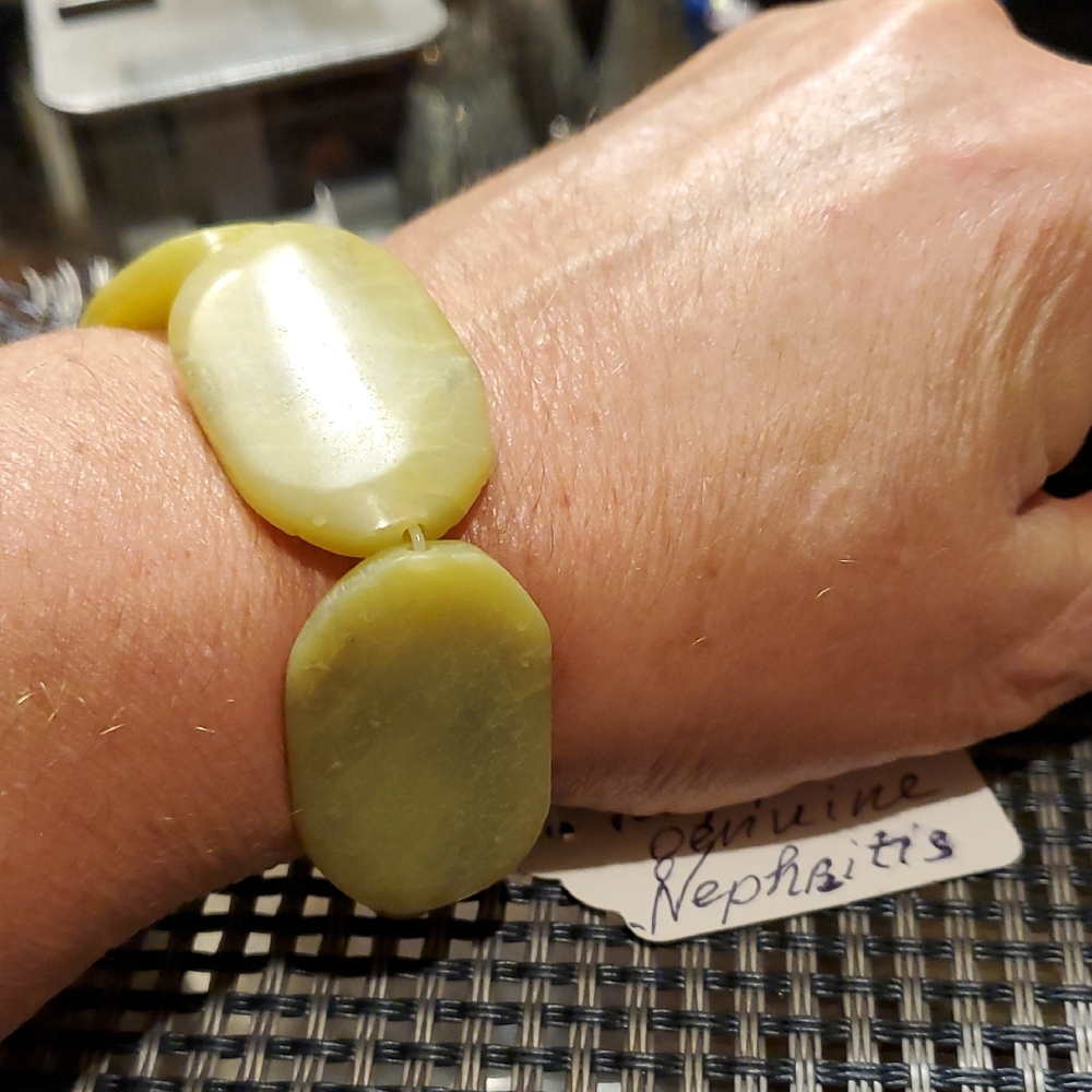 210 Ct Green Genuine  Nephritis  Bracelet